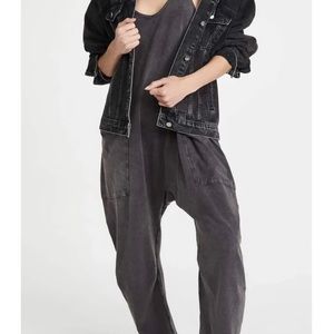 ACC Intrend, Black oversized one piece jumper. XL